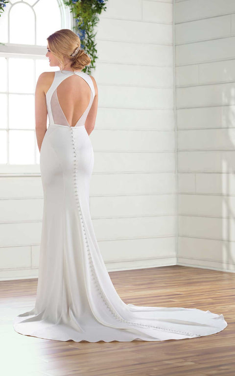 C / Essence d2654 Size 12