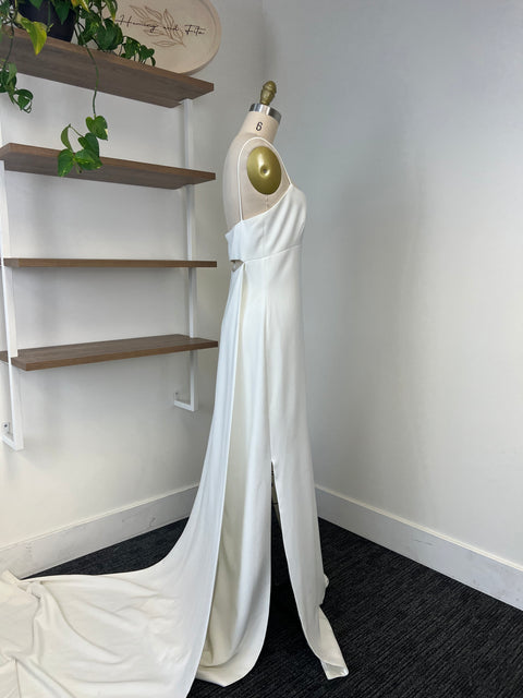 B / Theia Quartz Size 8