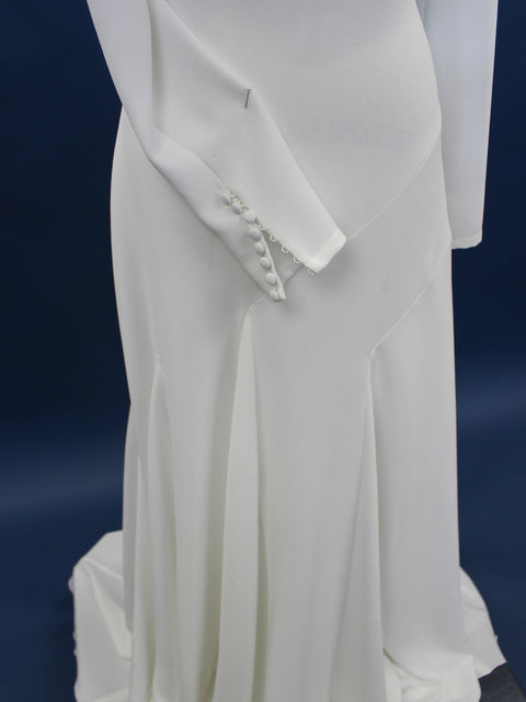 A / Atelier Pronovias River Size 10