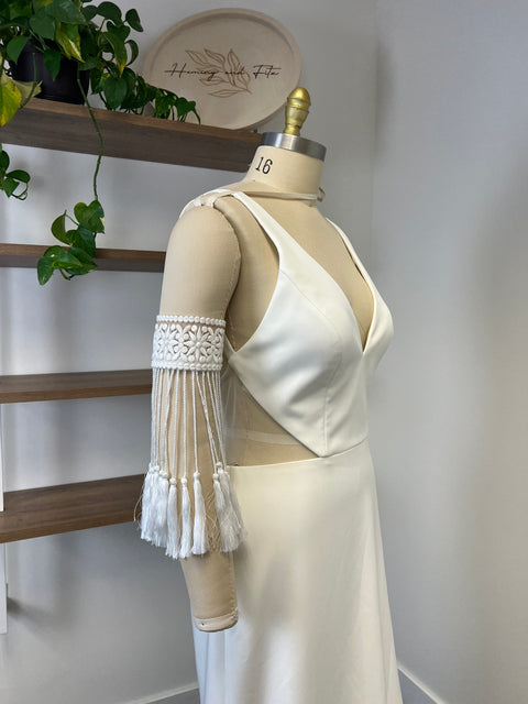 S / Tassel Cuff Sleeves
