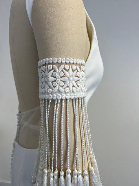 S / Tassel Cuff Sleeves