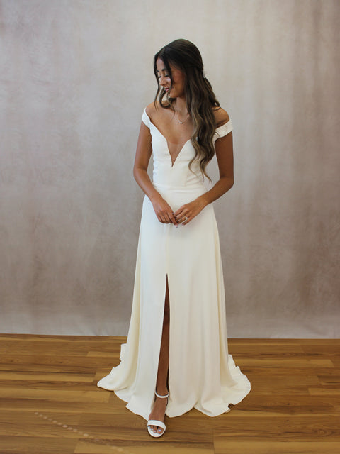 B / Sarah Seven Bianca Size 2