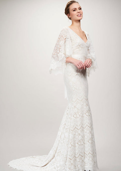 A / Theia Sandy Size 10
