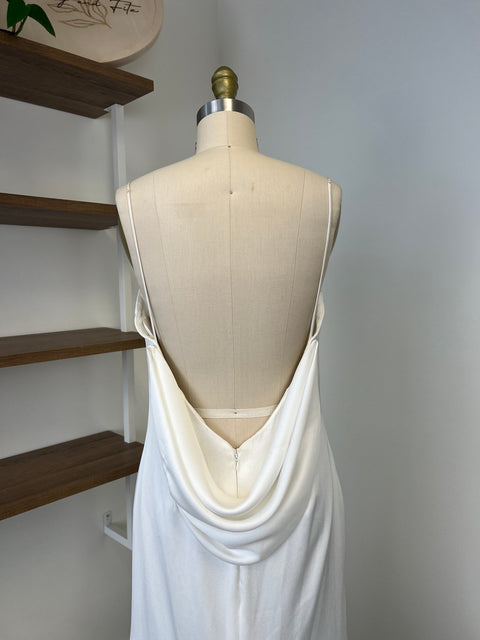 B / Theia Cardamom Size 10
