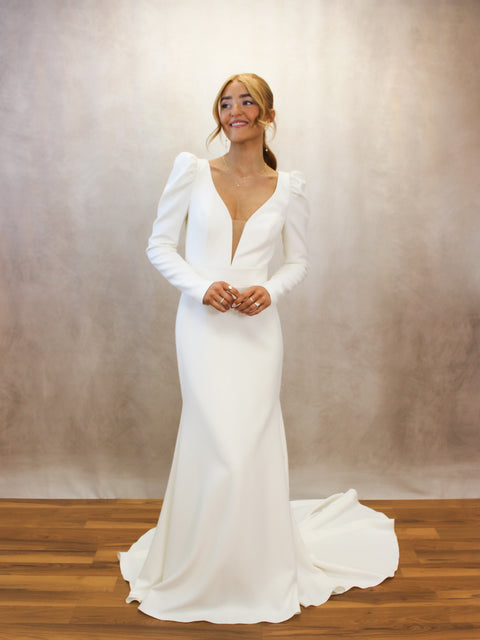 A / Justin Alexander Celine Size 6