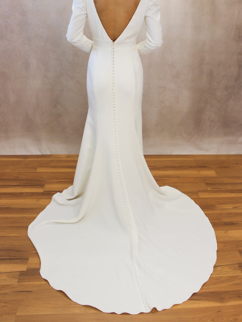 A / Justin Alexander Celine Size 6