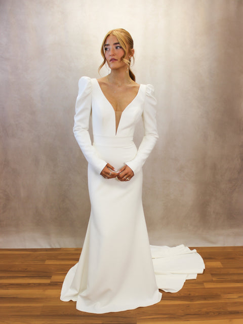 A / Justin Alexander Celine Size 6
