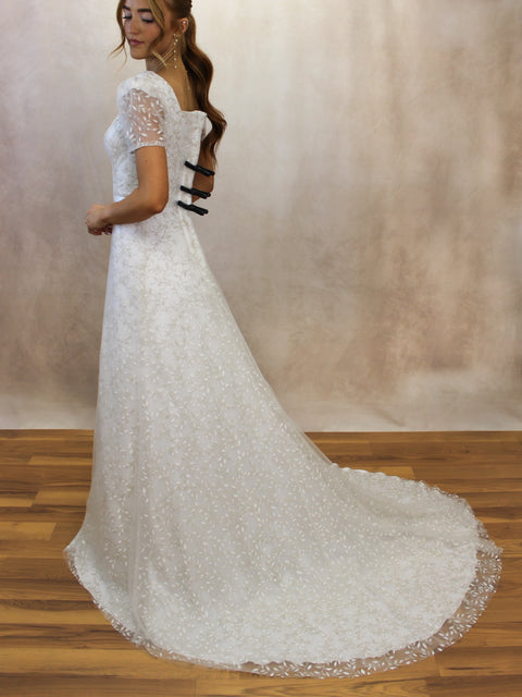 C / Lotus Threads Leaf Size 4