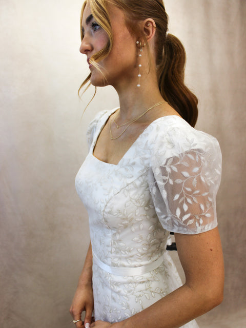 C / Lotus Threads Leaf Size 4