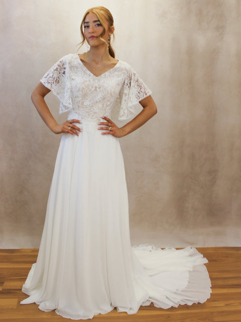 B / Evelyn Bridal Gwyneth Size 2