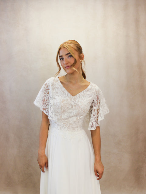 B / Evelyn Bridal Gwyneth Size 2