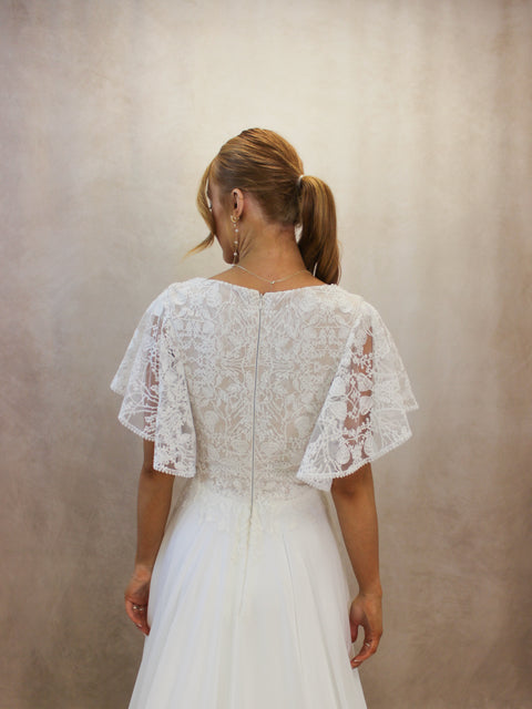 B / Evelyn Bridal Gwyneth Size 2