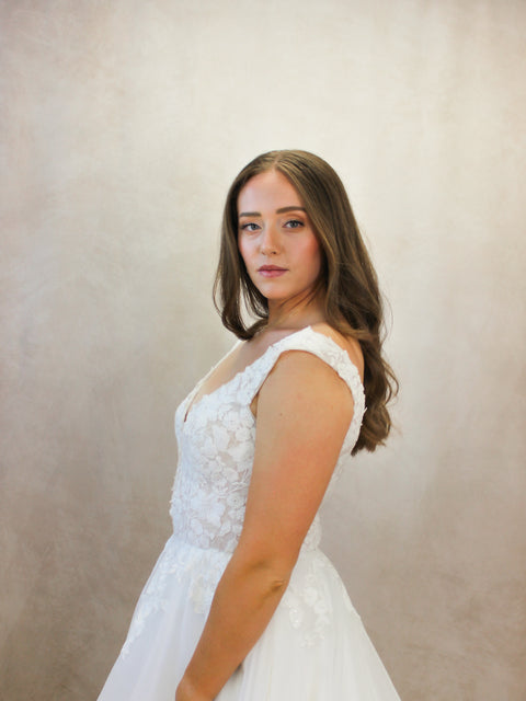 A / Paloma Blanca 4981 Size 12