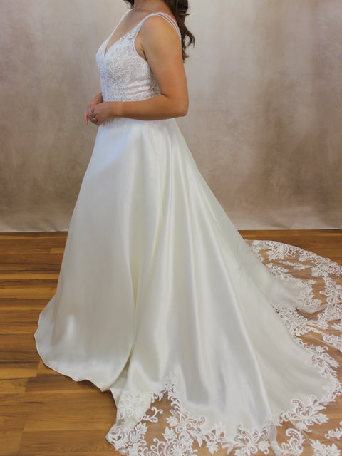 A / Lavish Catherine Size 14
