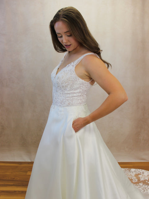 A / Lavish Catherine Size 14