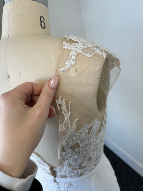 C / Pronovias Vincente Size 8