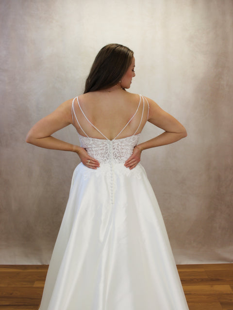 A / Lavish Catherine Size 14