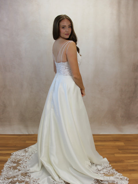 A / Lavish Catherine Size 14