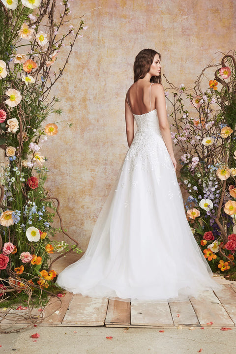 A / Theia Periwinkle Size 8