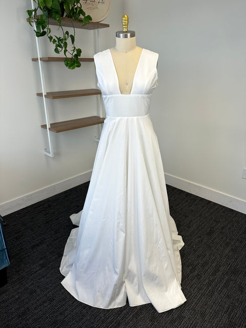 C / Sarah Seven Sabrina Size 16