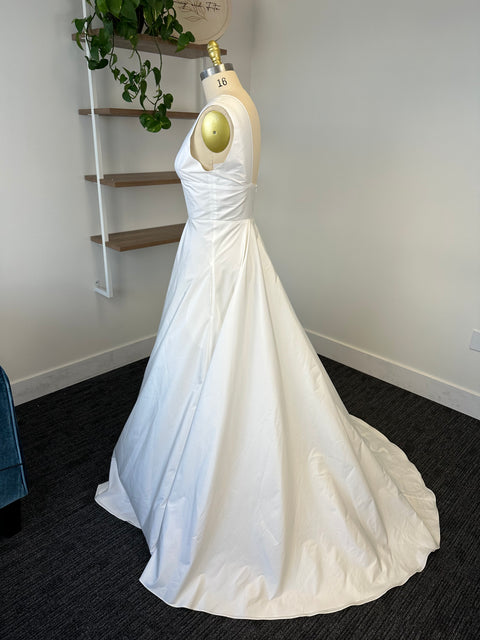 C / Sarah Seven Sabrina Size 16