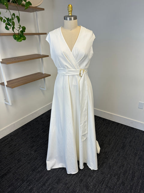 B / Sarah Seven Dolce Size 16