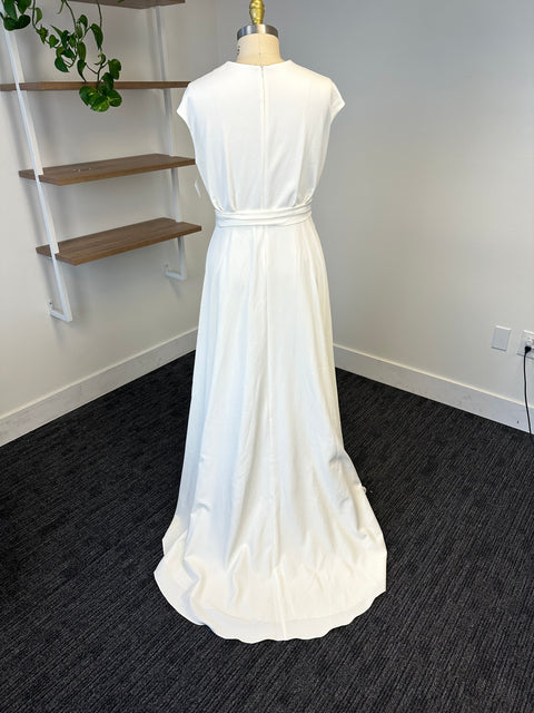 B / Sarah Seven Dolce Size 16