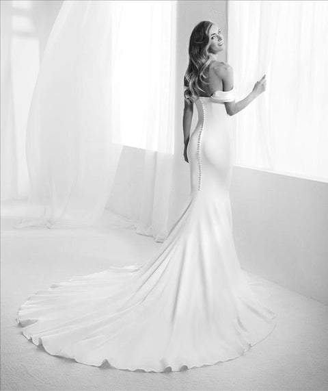 C / Pronovias Raciela Size 8
