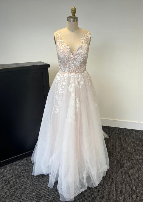 Affordable Wedding Dress with Tulle skirt and Floral lace appliques