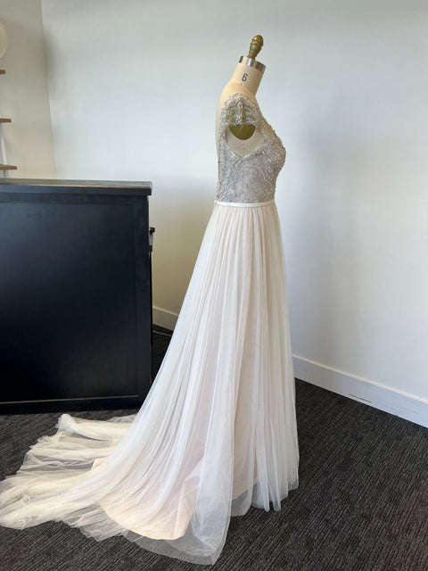 B / Stella York Elsa Size 10