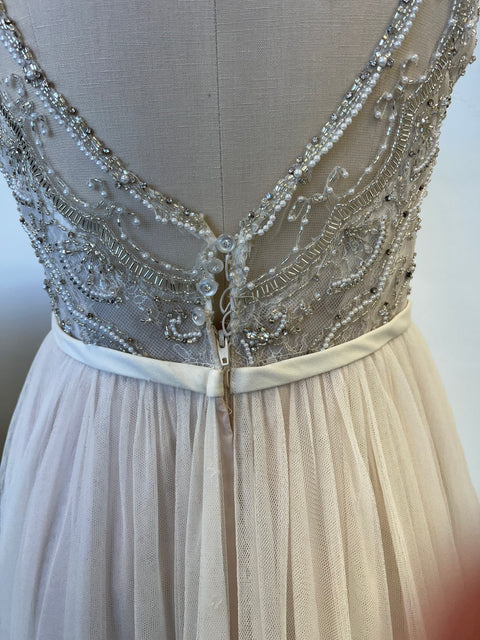 B / Stella York Elsa Size 10
