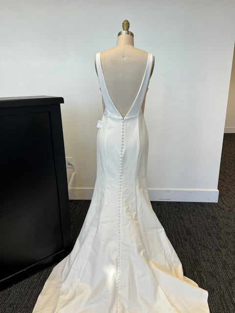 B / Louvienne Anne Size 8