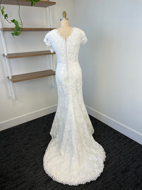 B / Morilee Fantasy 223064 Size 4