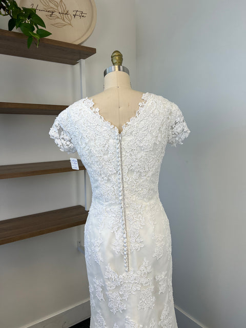 B / Morilee Fantasy 223064 Size 4