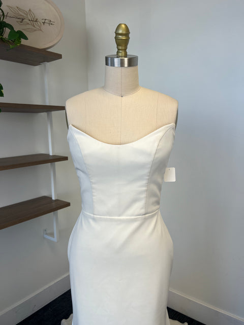 B / Sarah Seven Vivianna Size 8
