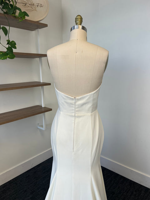 B / Sarah Seven Vivianna Size 8