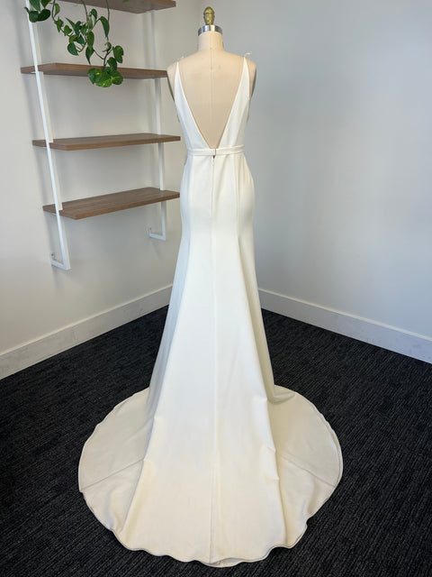 B / Sarah Seven Giovanna Size 8