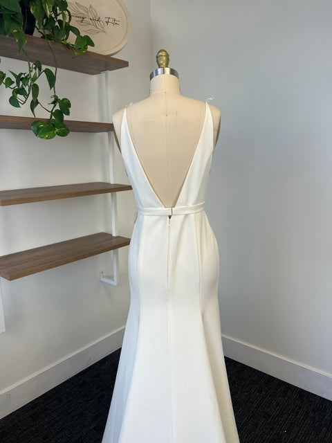 B / Sarah Seven Giovanna Size 8