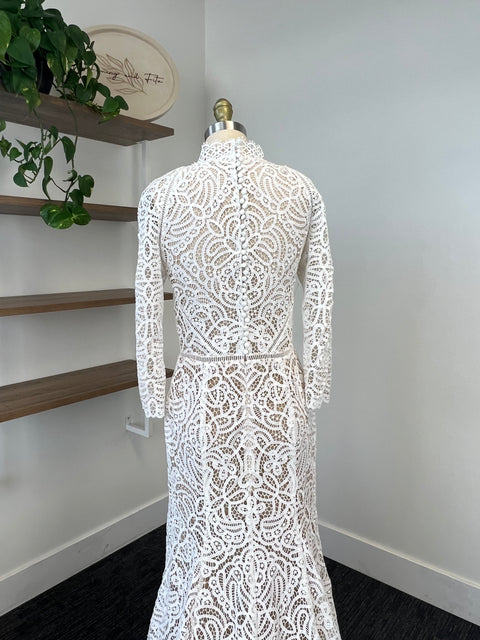 B / Sarah Seven Cabana Size 8