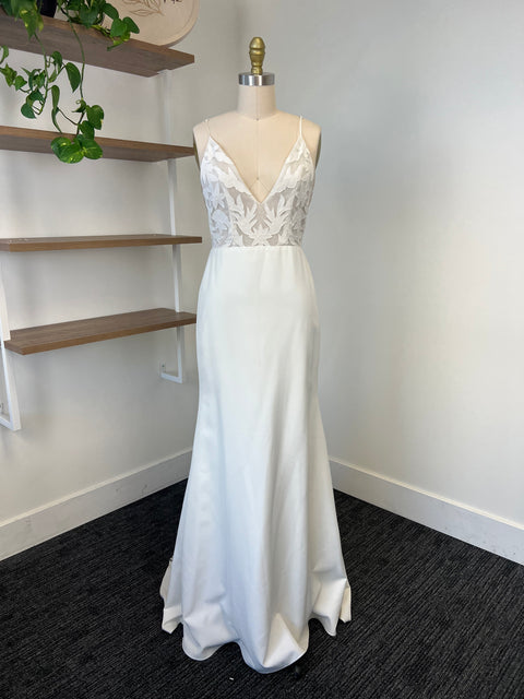 B / Sarah Seven Eloise Size 8