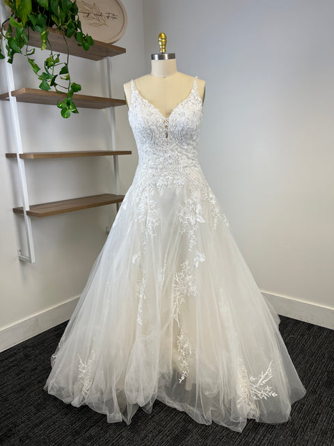 A / Martin Thornburg 220275 Size 14