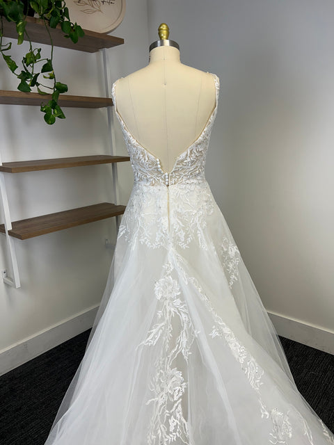 A / Martin Thornburg 220275 Size 14