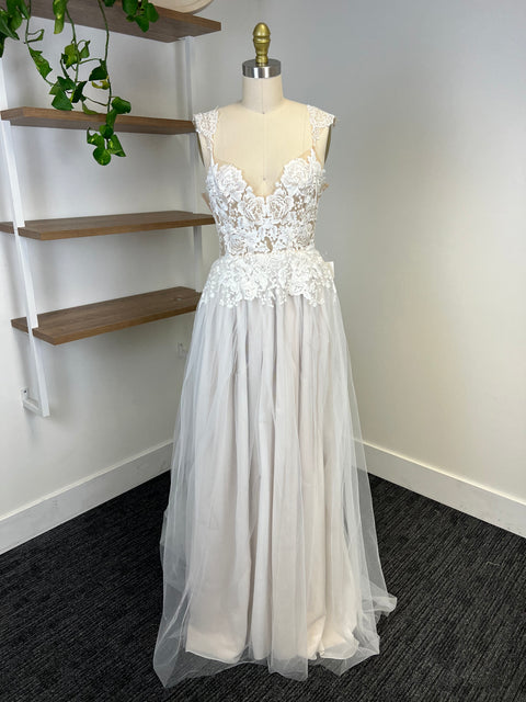 C / Desiree Hartsock Flora Size 8