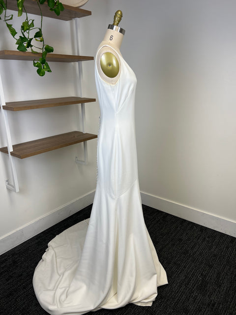 B / Theia Lynda Size 8