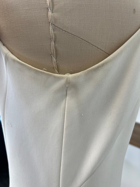 B / Theia Bruna Size 8