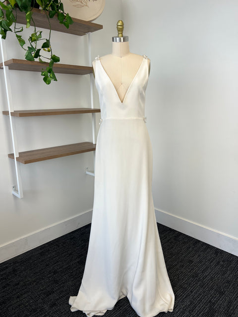 B / Alexandra Grecco Stevie Size 8