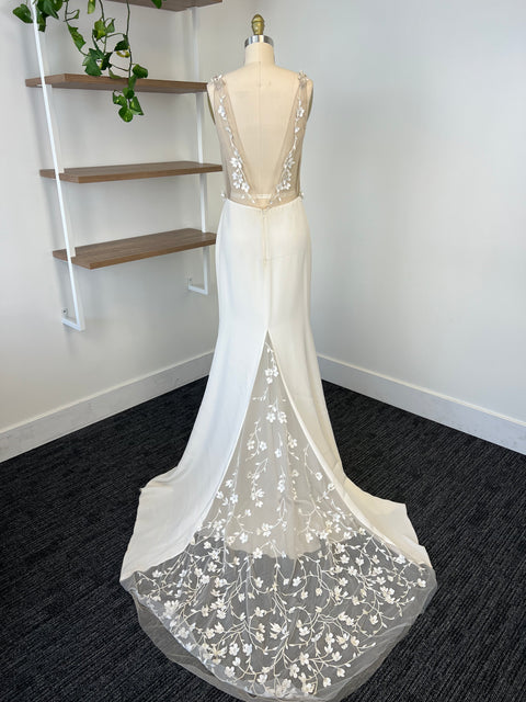 B / Alexandra Grecco Stevie Size 8