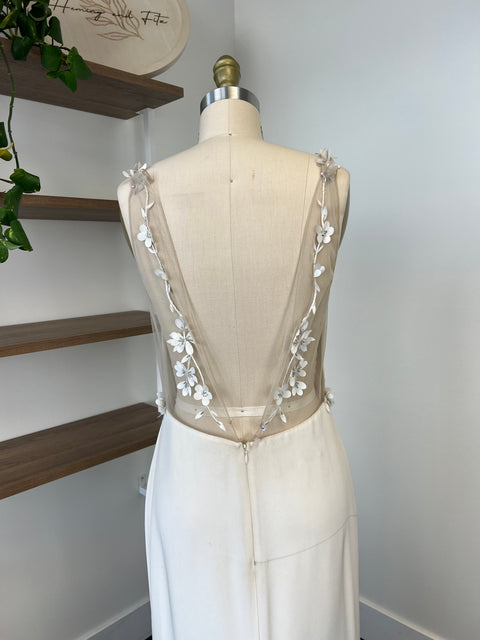 B / Alexandra Grecco Stevie Size 8