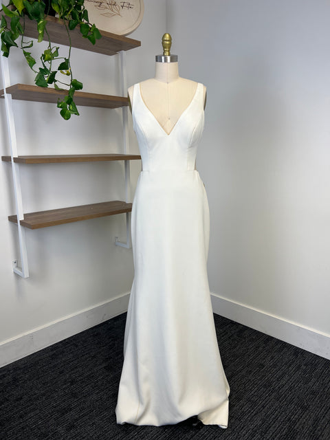 C / Theia Lotus Size 8