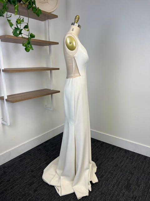 C / Theia Lotus Size 8